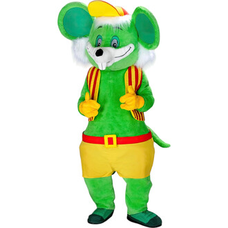 Costume de mascotte représentant une souris verte avec de grandes oreilles, un chapeau de baseball rouge et jaune, et une combinaison jaune avec une ceinture rouge. La mascotte a un sourire amical et montre un geste de pouce levé avec les deux mains.