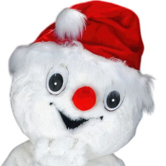 Mascotte bonhomme de neige joyeux avec un chapeau rouge, un nez rouge et des yeux ronds et expressifs, affichant un large sourire. Le personnage est recouvert de fourrure blanche, évoquant la neige, et est dans une pose amicale.