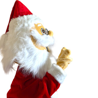 Mascotte représentant un père Noël, avec un grand sourire, portant un chapeau rouge, une longue barbe blanche et un costume rouge. Les mains sont levées en signe de bienvenue.