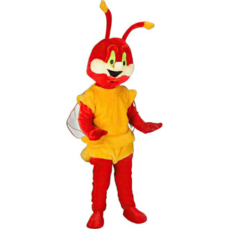 Costume de personnage insecte coloré, avec un corps rouge et des détails jaunes. Le personnage a une grande tête souriante avec des yeux ronds, deux antennes au sommet et des ailes transparentes. Les bras sont écartés, donnant une impression joyeuse et ac