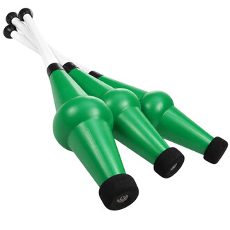 Tre clave da giocoleria Radical Fish di colore verde, con corpo ergonomico, punte nere, impugnature bianche e pulsanti neri, disposte a ventaglio su sfondo bianco.