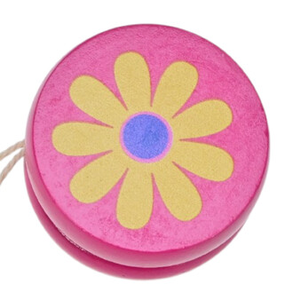 Mini yoyo en bois, coloré en rose avec un motif de fleur jaune et un centre bleu. Le yoyo est doté d'une ficelle attachée.