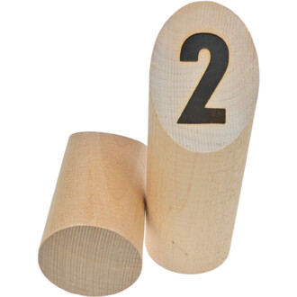 Bâton de jeu Mölkky en bois, avec un cylindre vertical marqué du chiffre 2 et un autre cylindre horizontal sans marquage, sur fond blanc.
