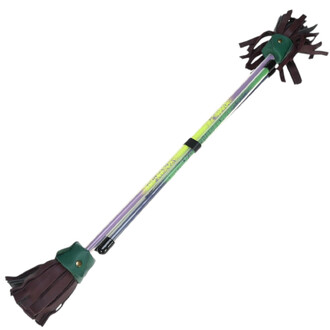 Bâton de jonglerie Nikisticks, avec une tige colorée et des finitions en cuir, présentant des franges à chaque extrémité.