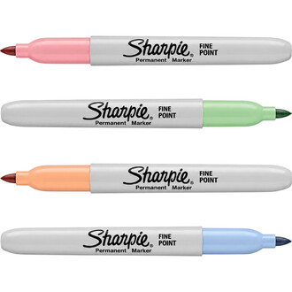 Pack de quatre marqueurs Sharpie pastel à pointe fine avec capuchons couleur pastel (rose pastel, vert menthe pastel, pêche pastel et bleu clair).