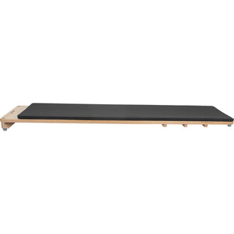 Planche de jonglerie en bois avec une surface noire. Elle présente des bords arrondis et des supports en dessous pour une meilleure stabilité. Le design est épuré et moderne, idéal pour la pratique de l'équilibre.