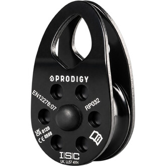 Poulie simple noire Prodigy RP032 en aluminium avec marquages ISC, certifications CE et EN12278:07, vue de côté sur fond blanc
