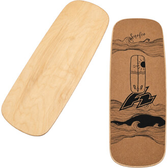 Rola Bola F2 en liège: planche supérieure en liège décorée de vagues et d’un motif surf, posée à côté d’une base en bois clair.