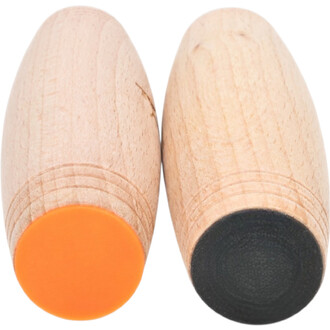 Deux pièces cylindriques en bois naturel, chacune avec une extrémité en silicone (orange à gauche, noire à droite).