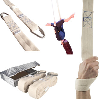 Kit de sangles aériennes en coton Prodigy beige : sangles avec coutures croisées bleues et mousquetons en métal, poignée tenue et sangles enroulées dans une boîte de rangement.