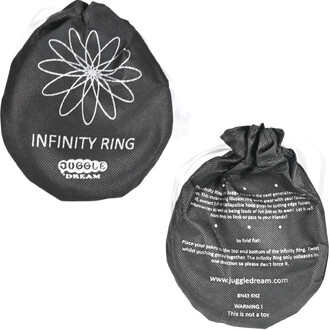 Sac noir de rangement pour Infinity Ring (Sculpture Kinétique) avec un motif floral et l’inscription INFINITY RING sur le devant, et des instructions imprimées au dos.