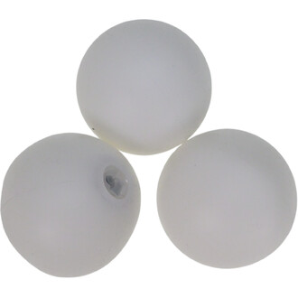 Set de 3 balles LED Lumi Pro de Threeworlds, montrant trois balles blanches et translucides disposées en triangle. Les balles sont lisses et présentent une petite ouverture sur l'une d'elles.