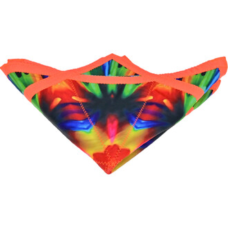 Disque Flying Star coloré avec un design vibrant intégrant des motifs multicolores, doté de bords en tissu orange, représentant un objet volant souple et stylé.