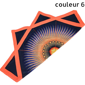 Disque Flying Star – objet volant stylé et souple, motif rayons orange sur fond bleu marine avec bordures orange.