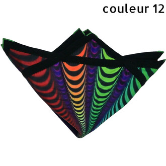 Disque volant Flying Star coloré et souple, motif arc‑en‑ciel avec deux sangles noires croisées dessus.