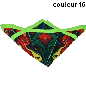 Disque Flying Star – tissu coloré et souple avec bordure vert néon et coutures zigzag visibles.