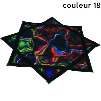 Disque Flying Star coloré avec bordures noires, objet volant souple et motif abstrait irisé.