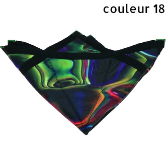 Disque Flying Star en tissu irisé multicolore, bordures noires et surpiqûres visibles, objet volant souple et stylé.