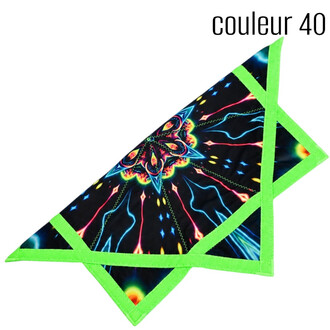 Disco volante Flying Star 40 con motivo psichedelico colorato su sfondo nero e bordi verde neon, oggetto flessibile per giocoleria.