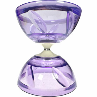 Le Diabolo Glary violet, un outil de jonglerie équilibré qui évoque la majesté de la nuit.