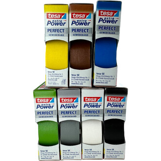 Boîtes de tape textile TESA 4651, présentées en six couleurs : jaune, marron, bleu, vert, gris, blanc et noir, avec le logo tesa extra Power PERFECT sur chaque emballage.