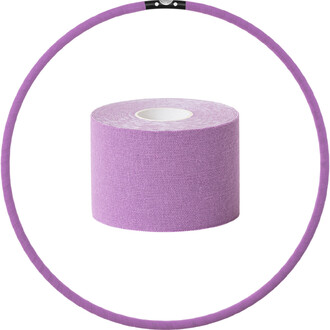 Mouvement de couleur violette avec un rouleau de ruban adhésif stretch au centre et un cerceau violet en arrière-plan.