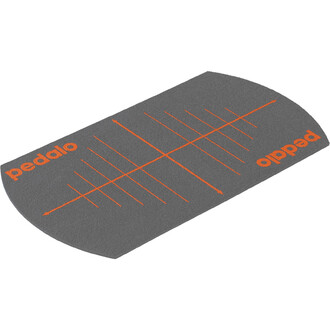 Tapis de jonglerie Pedalo de couleur grise avec des lignes orange sur toute sa surface. Le logo pedalo est visible en haut à gauche et en bas à droite. Le tapis a une forme rectangulaire avec des bords arrondis.