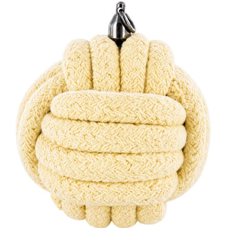 Tête de Bolas Monkey Fist en corde beige avec embout métallique et anneau d’attache au sommet.