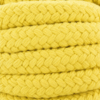 Gros plan sur une corde jaune épaisse et torsadée, texture fibreuse avec brins entrelacés (Monkey Fist).