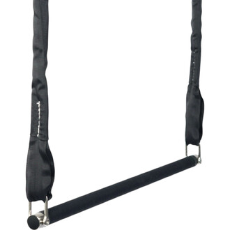 Trapèze Prodigy Polysafe avec deux sangles noires et barre transversale rembourrée noire, attaches et ferrures métalliques visibles