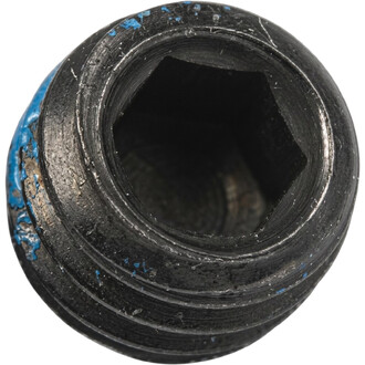 Gros plan sur une vis sans tête Dragon noire, avec un alésage hexagonal au centre et un rebord bleu usé. (Lot de 2)