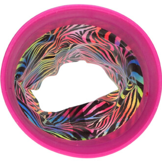 Vue plongeante sur le Waboba Airlyft avec une bordure rose vif entourant un motif coloré de zebre en noir, rose, bleu et jaune à l'intérieur.