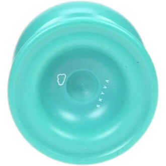 Yoyo Skyva turquoise pris de près, surface lisse et logo blanc visibles sur l’intérieur du disque.