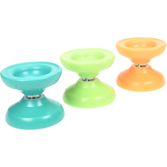 Trois yoyos Skyva colorés (bleu turquoise, vert lime et orange) alignés en diagonale, vus de près avec les bols et le roulement métallique visibles.