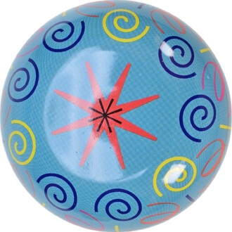 Yoyo en étain avec un design coloré représentant des spirales bleues, jaunes et rouges sur un fond bleu, avec une étoile rouge au centre.