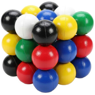 Balle Molle de jonglerie de 70 g, constituée de plusieurs balles colorées (rouge, bleu, vert, jaune, noir et blanc) disposées en une pyramide. Chaque balle a une finition brillante et est cousue.