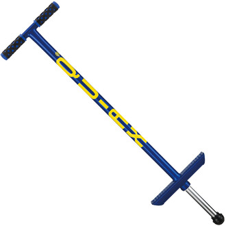 Blauwe springstok met zwarte, geblokte handgrepen en blauwe voetplaat, diagonaal zicht.