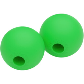 Deux balles de jonglage en silicone de couleur verte, avec des surfaces lisses et des trous centraux pour l'attache à des cordes.