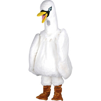 Mascotte en costume de cygne, entièrement en peluche blanche avec des détails noir et jaune sur la tête. Le costume est complété par des bottes marron. Le cygne a une posture debout avec les bras légèrement ouverts, exprimant une allure amicale et accueil