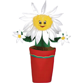 Mascotte de fleur en pot, avec un visage souriant, des pétales blancs et un centre jaune. Elle se dresse dans un pot rouge avec un sol marron, tenant deux petites fleurs blanches dans ses bras.