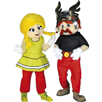 Costumes de mascottes représentant un personnage gaulois et une gauloise, avec le gaulois portant un casque avec des cornes et une moustache, et la gauloise vêtue d'une robe jaune.