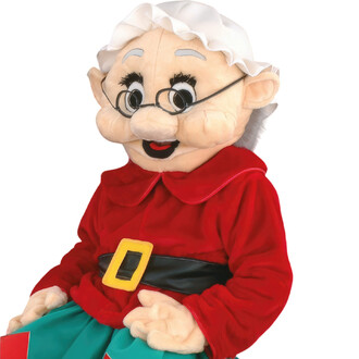 Mascotte Mère Noël en costume rouge avec col et ceinture noire, portant des lunettes et un bonnet blanc, avec un visage souriant et des cheveux gris.