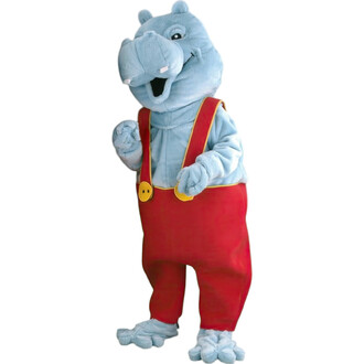 Costume de mascotte représentant un hippopotame bleu, avec un large sourire. Il porte une chemise à manches longues de couleur bleu clair et des bretelles rouges avec un bouton jaune. Le bas du costume est constitué de pantalons rouges, et les pattes sont