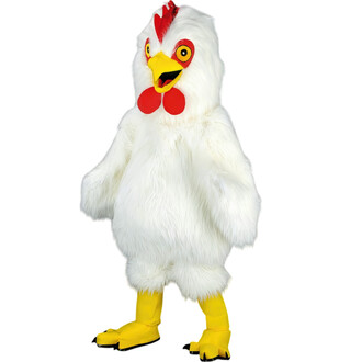 Costume de mascotte représentant une poule, avec un corps en peluche blanche, des yeux ronds et expressifs, un bec jaune vif, et une crête rouge. Les pattes sont recouvertes de bottes jaunes avec des détails noirs. La mascotte est présentée de face, les b