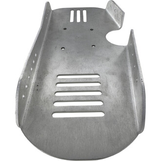 Semelle pour échasses en métal : plaque plate en aluminium avec bords incurvés, fentes oblongues à l’avant et trous de fixation sur les côtés.